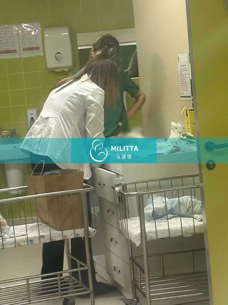 试管妈妈出院做亲子鉴定