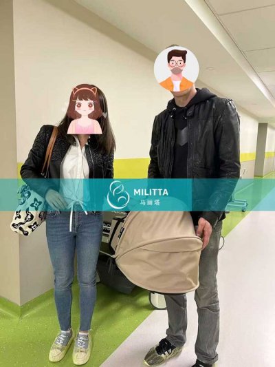 2个家庭到格鲁吉亚妇产医院接她们的试管宝宝出院