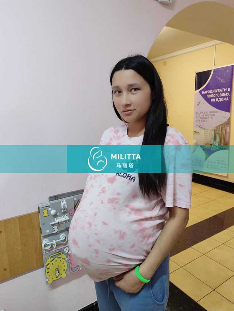 乌克兰试管妈妈做B超