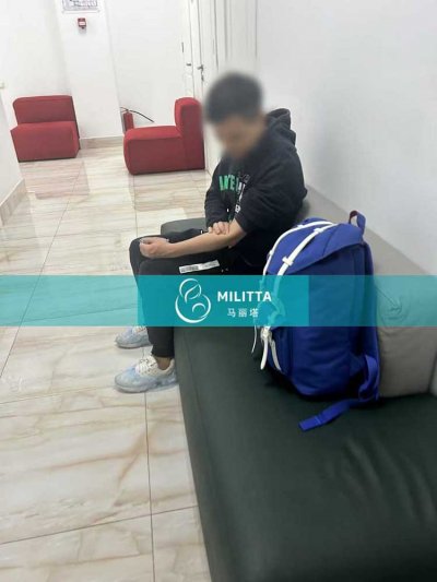 三位到格鲁吉亚助孕生娃的男士在Silk医院签医疗