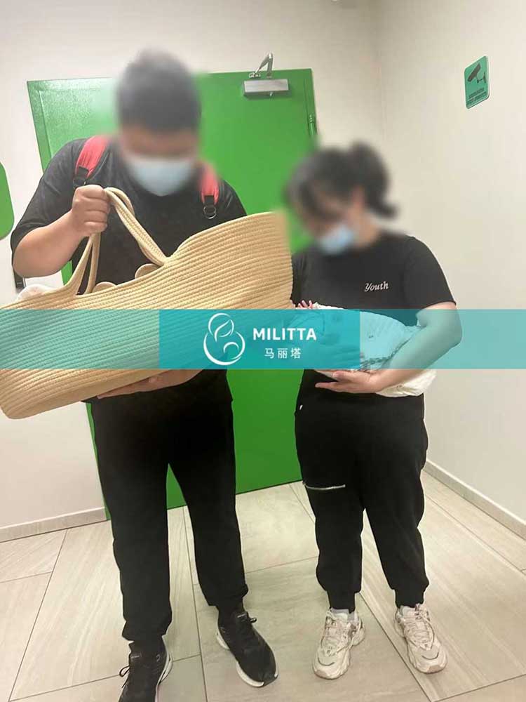 格鲁吉亚试管宝宝出院