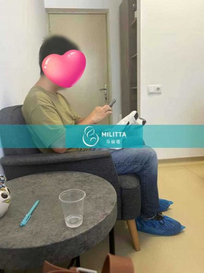 四个家庭到格鲁吉亚助孕在医院面见医生，安排