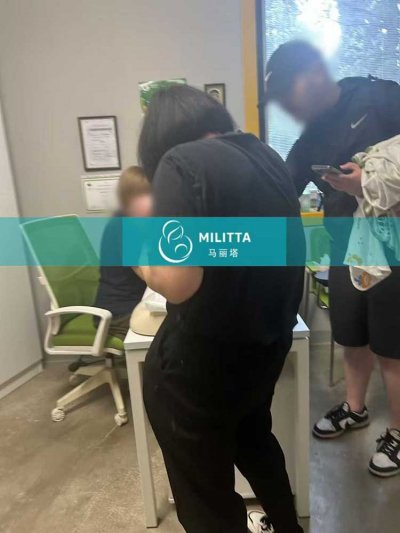 毛先生在格鲁吉亚妇产医院接试管宝宝出院前做亲子鉴点