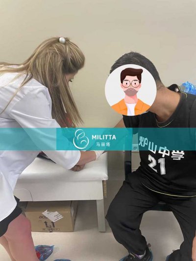 一位在格鲁吉亚助孕生娃的家长到妇产医院接宝