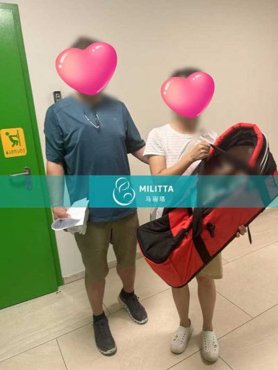 两个家庭到格鲁吉亚妇产医院接试管宝宝出院并做亲子鉴定
