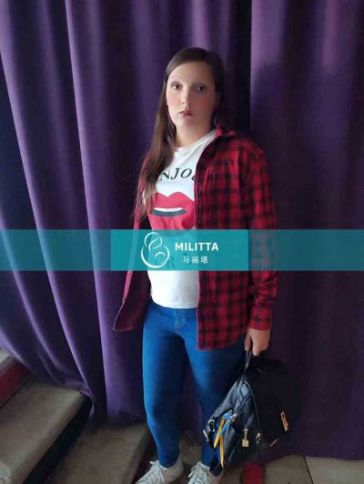 两位在乌克兰LITA丽塔医院移植胚胎的试管妈妈在基辅做产检