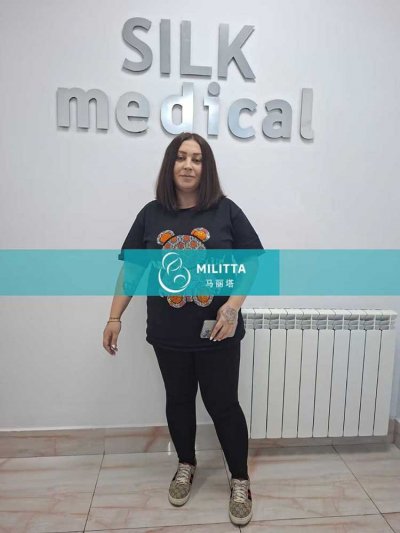 郑夫妇在格鲁吉亚匹配的孕早期试管妈妈来医院做首次B超