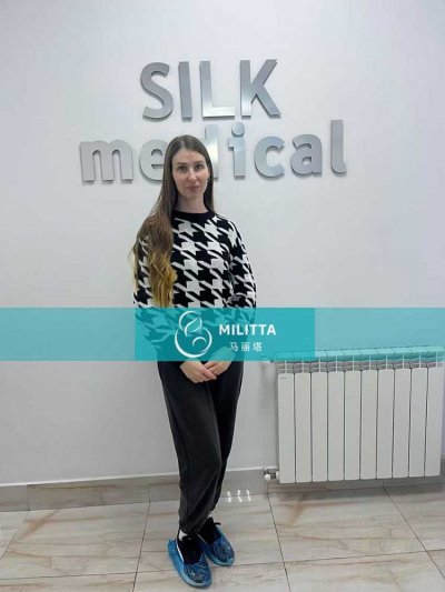 秦夫妇在格鲁吉亚匹配孕早期试管妈妈怀双胞胎做孕8周B超