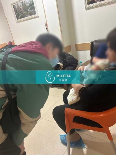 到格鲁吉亚接娃回国的赵先生到妇产医院接试管双胞胎宝宝出院