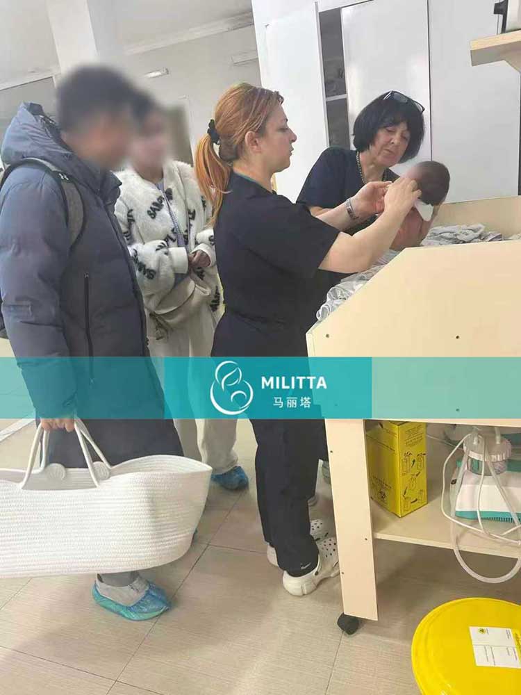 格鲁吉亚试管宝宝出院