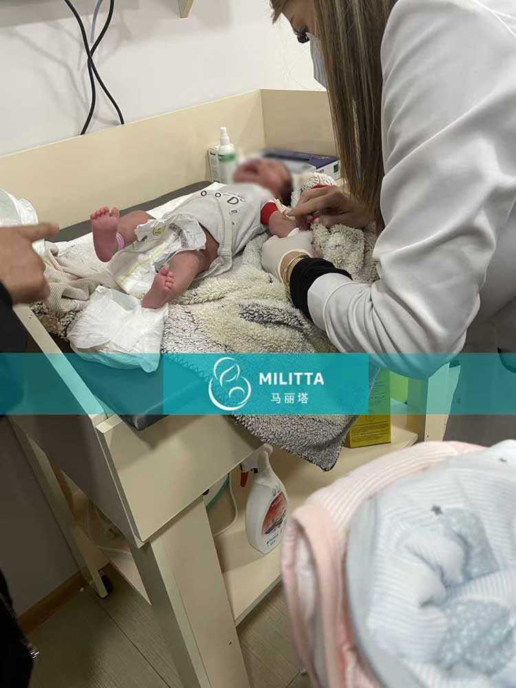 格鲁吉亚试管宝宝出院