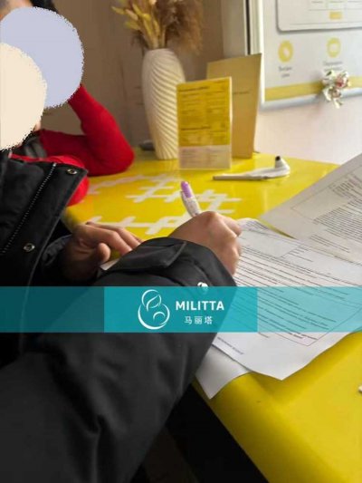 选择lita丽塔医院的郑夫妇领取到试管宝宝的出生