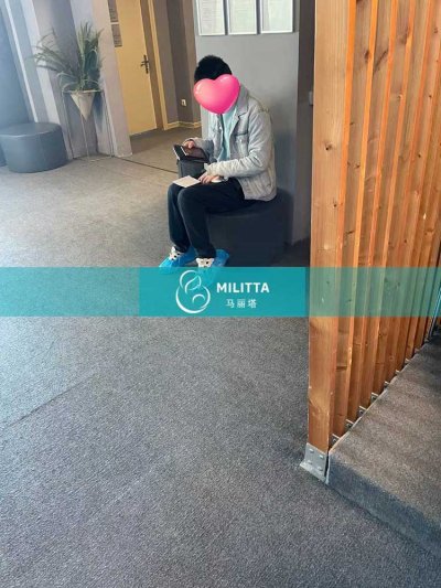 陆先生和家人来到格鲁吉亚妇产医院和试管宝宝